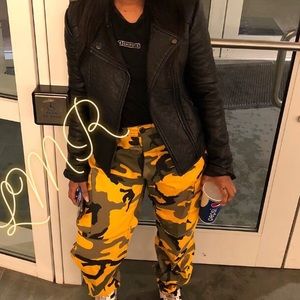 Meet your Posher, Nia